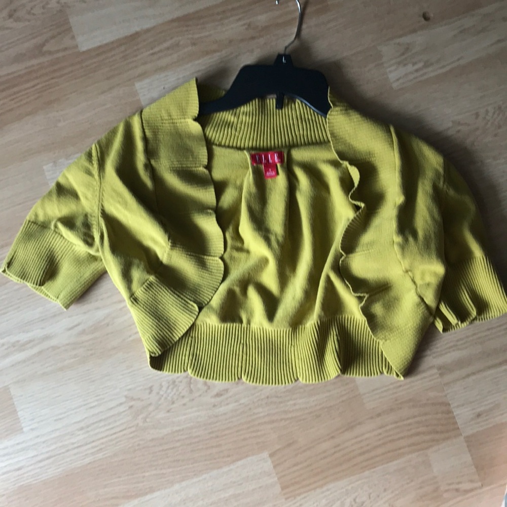 Elle size small green crop sweater
